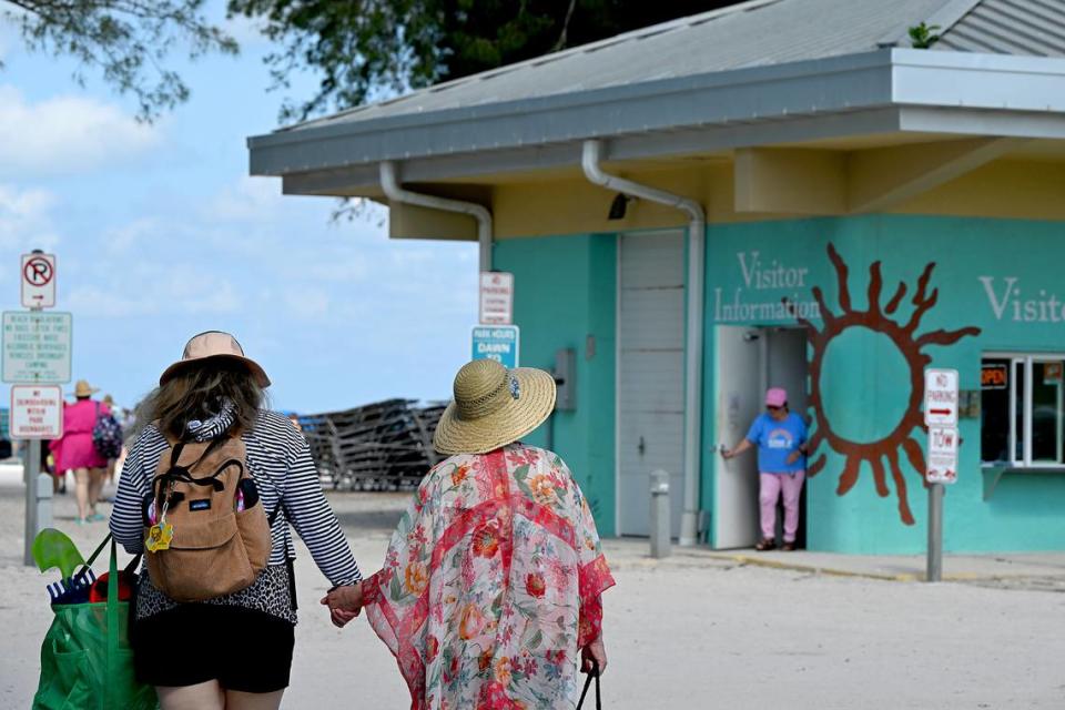 A three-story parking garage could soon be built on the Manatee Public Beach parking lot at the end of Manatee Avenue following a years-long battle between Holmes Beach and Manatee County Government.