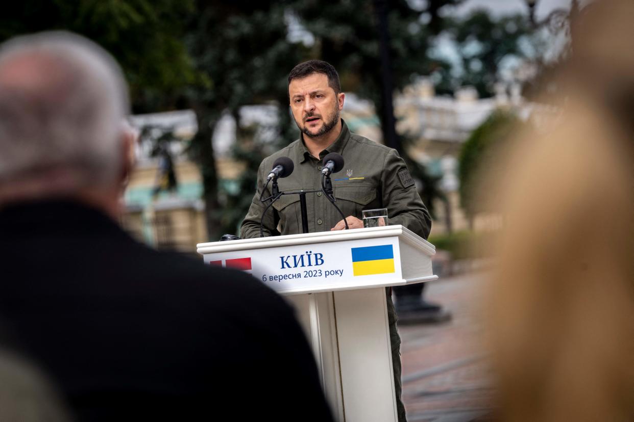 Zelensky addresses the media (Ritzau Scanpix/AFP via Getty Ima)