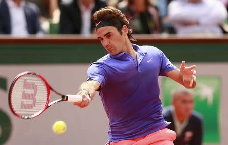 Tennis - French Open - Roland Garros, Paris, France - 29/5/15 Men's Singles - Switzerland's Roger Federer in action during the third round Action Images via Reuters / Jason Cairnduff Livepic