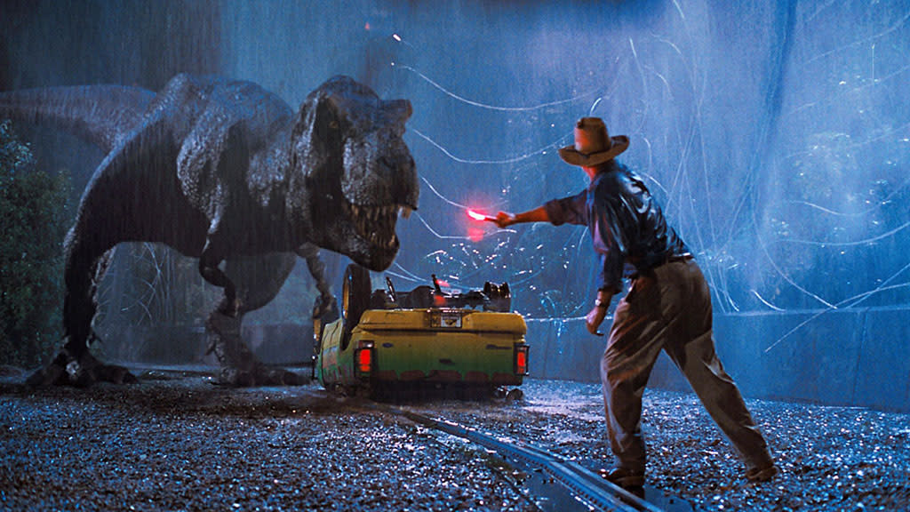  Alan Grant distracts the T-Rex in 1993's Jurassic Park, one of the best Netflix movies. 