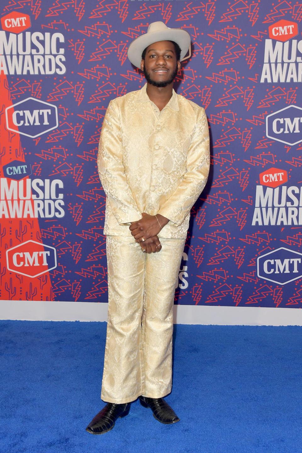 Leon Bridges attends the 2019 CMT Music Awards.