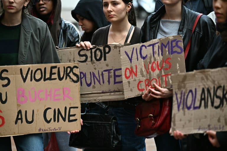 Manifestation du collectif féministe "Nous Toutes" pour protester contre la sortie du dernier film de Roman Polanski "The Palace", à Toulouse, le 15 mai 2024 (Lionel BONAVENTURE)