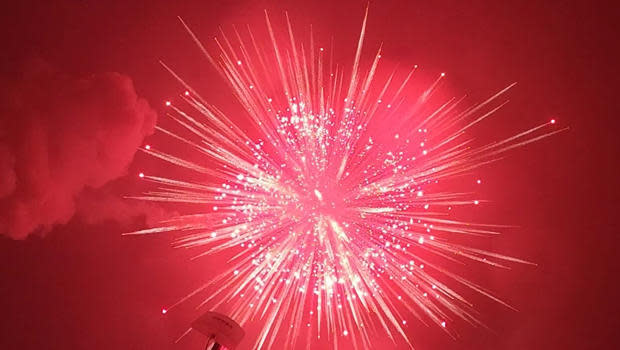 An illuminating attempt for a Guinness World Record: the World's Largest Firework. / Credit: CBS News