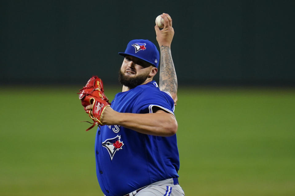 Alek Manoah, de los Azulejos de Toronto, realiza su apertura ante los Orioles de Baltimore en el séptimo episodio del juego del miércoles 7 de septiembre de 2022 (AP Foto/Julio Cortez)