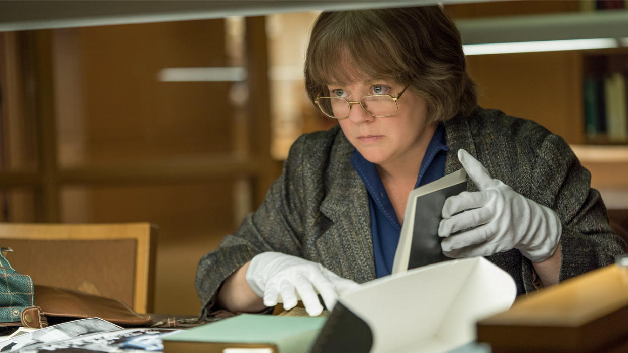 Melissa McCarthy merits early awards buzz for "Can You Ever Forgive Me?" (Photo: Fox Searchlight)