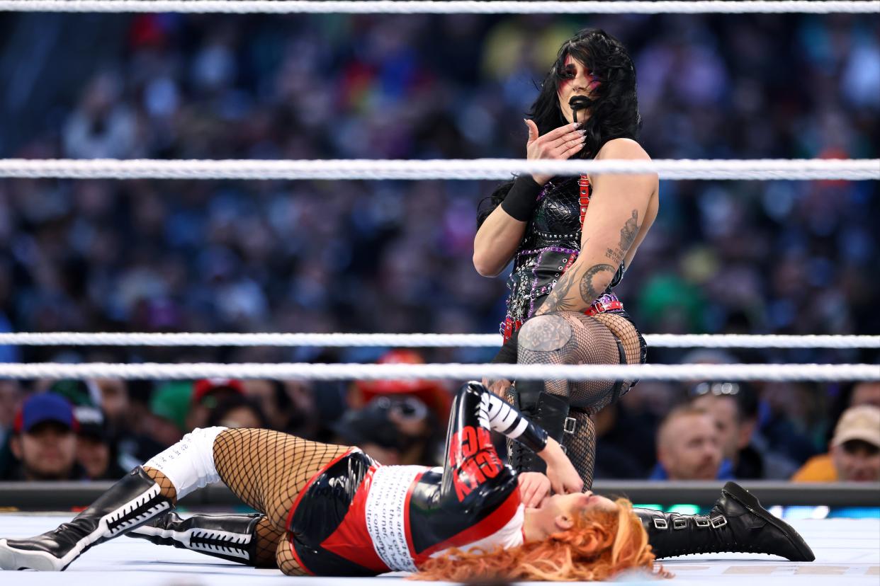 Rhea Ripley (top) beat Becky Lynch on night one of WrestleMania 40 (Getty Images)