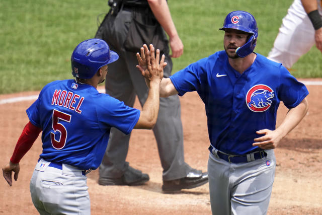 Hendricks shuts down reeling Pirates as Cubs complete 3-game sweep