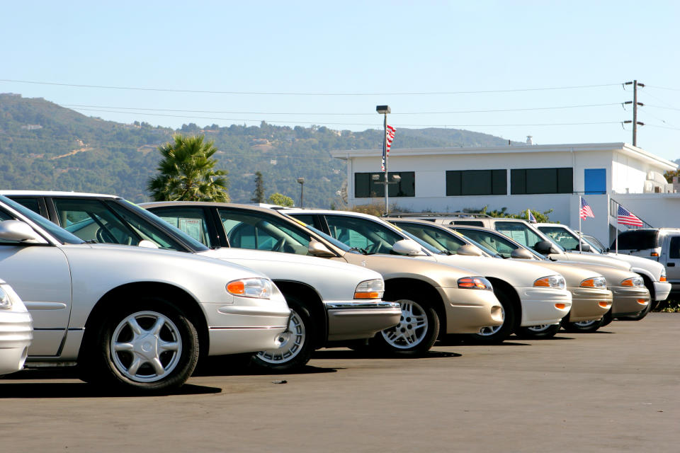 Cómo evitar las estafas más comunes si vas a comprar un auto usados. Foto: Getty