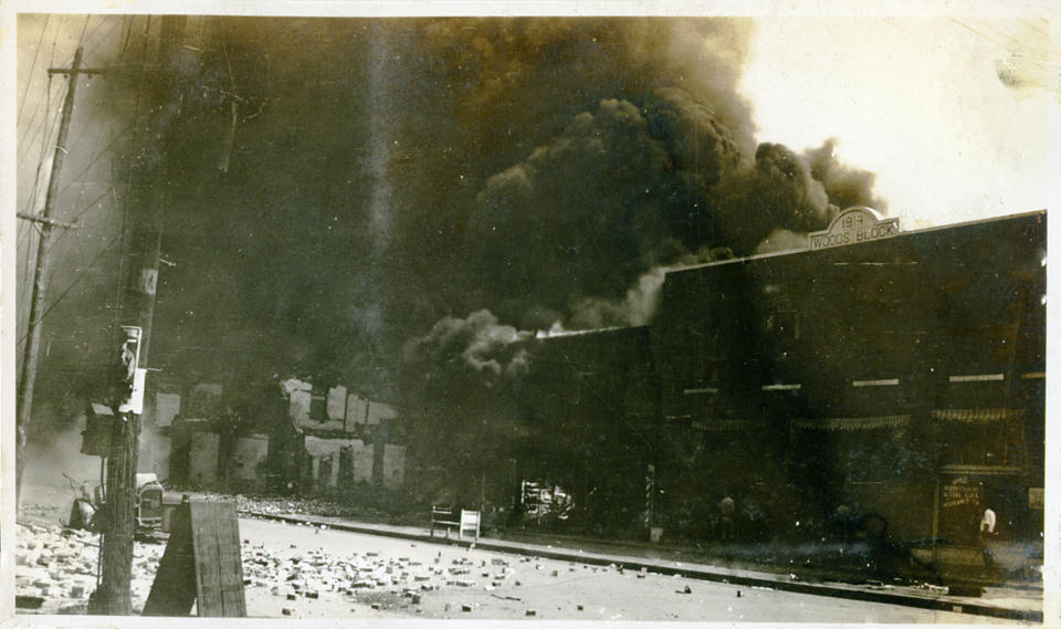 La masacre de Tulsa tuvo lugar entre el 31 de mayo y el 1 de junio de 1921. Se cumplen 99 años de uno de los episodios más oscuros de la historia de Estados Unidos. (Foto: Oklahoma Historical Society/Getty Images)