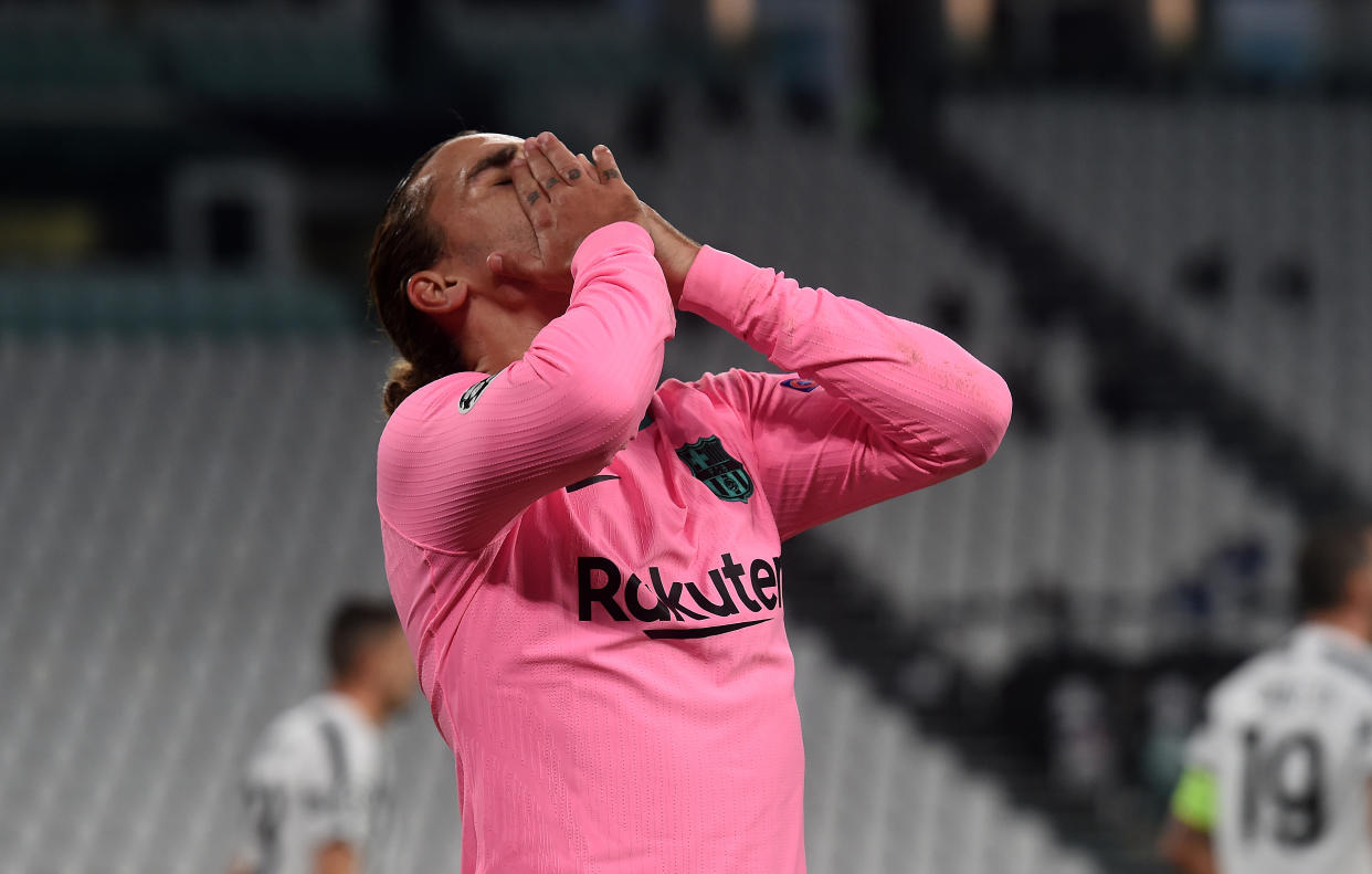 TURIN, ITALY - OCTOBER 28: Antoine Griezmann of FC Barcelona reacts during the UEFA Champions League Group G stage match between Juventus and FC Barcelona at Juventus Stadium on October 28, 2020 in Turin, Italy. (Photo by Chris Ricco/Getty Images)