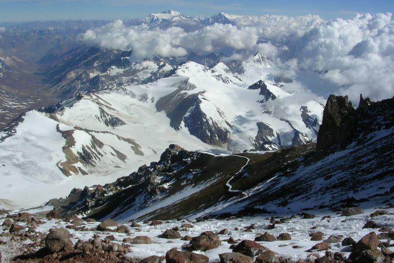 El imponente cerro Aconcagua, la segunda montaña más alta del mundo