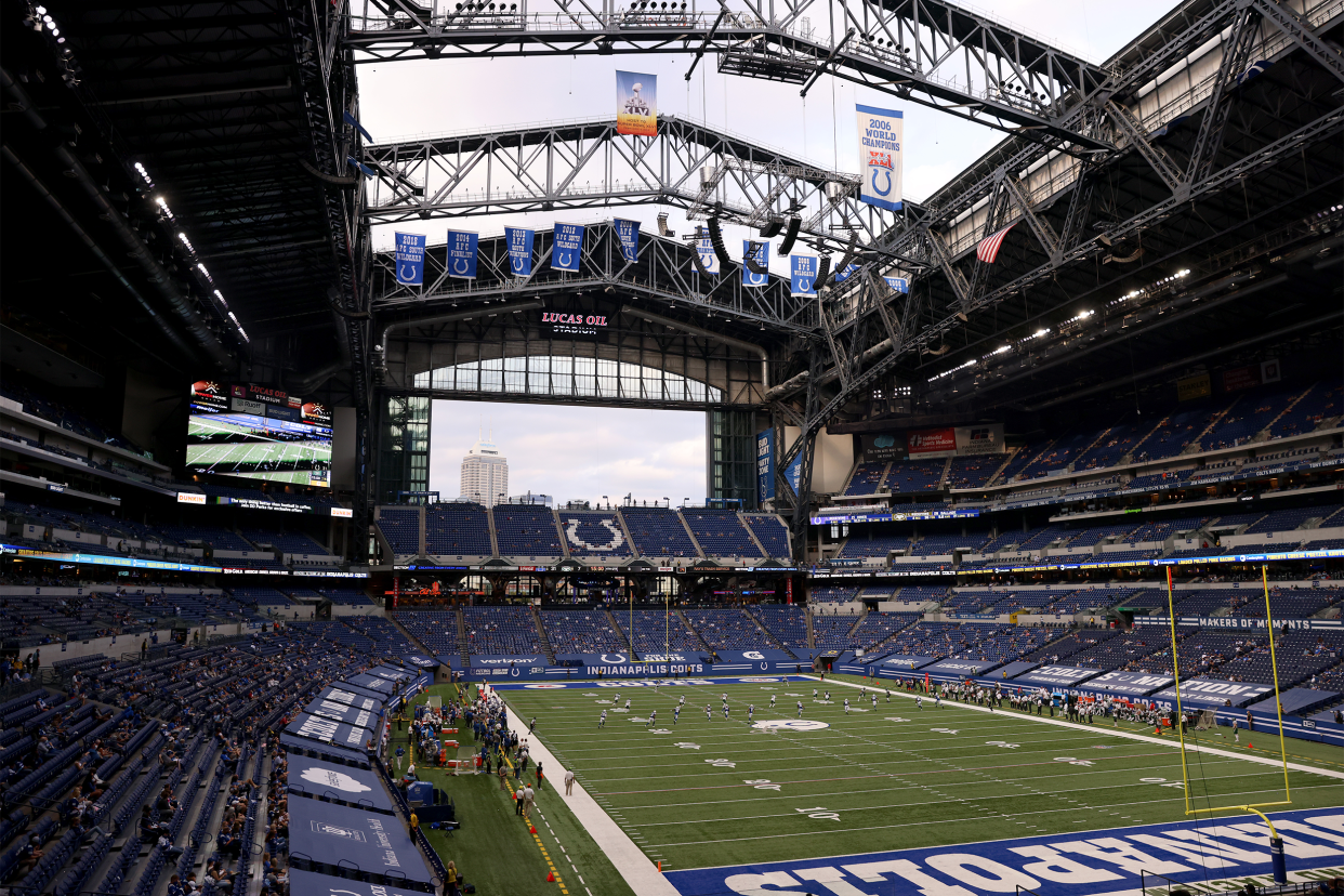 Indianapolis Colts, Lucas Oil Stadium, Indianapolis, Indiana, general view of field with many fans in attendance during the game between the Indianapolis Colts and the New York Jets at Lucas Oil Stadium on September 27, 2020