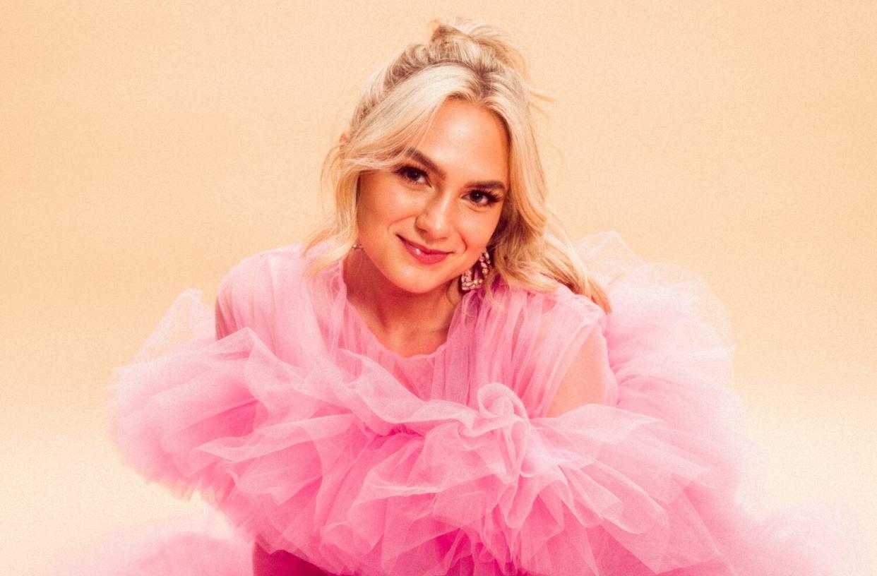 Peyton Porter Proves Her Worth as Country Music's Newest Trailblazer on Debut Project "In My Head"