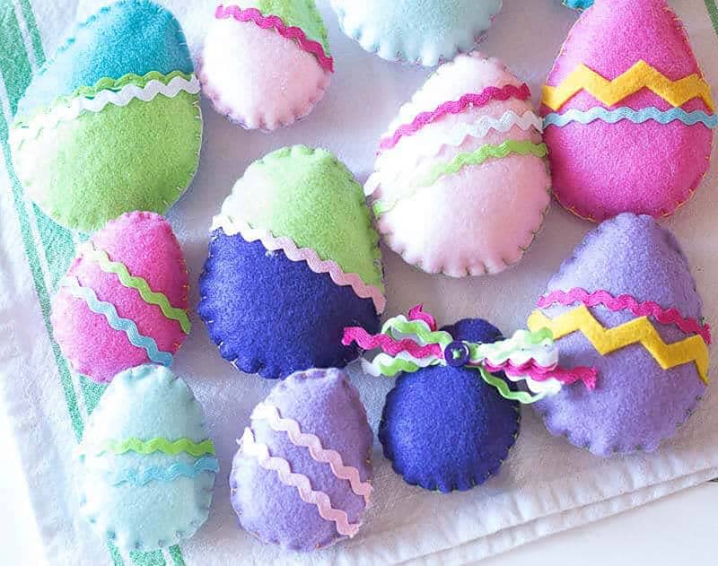 Felt Easter egg craft.