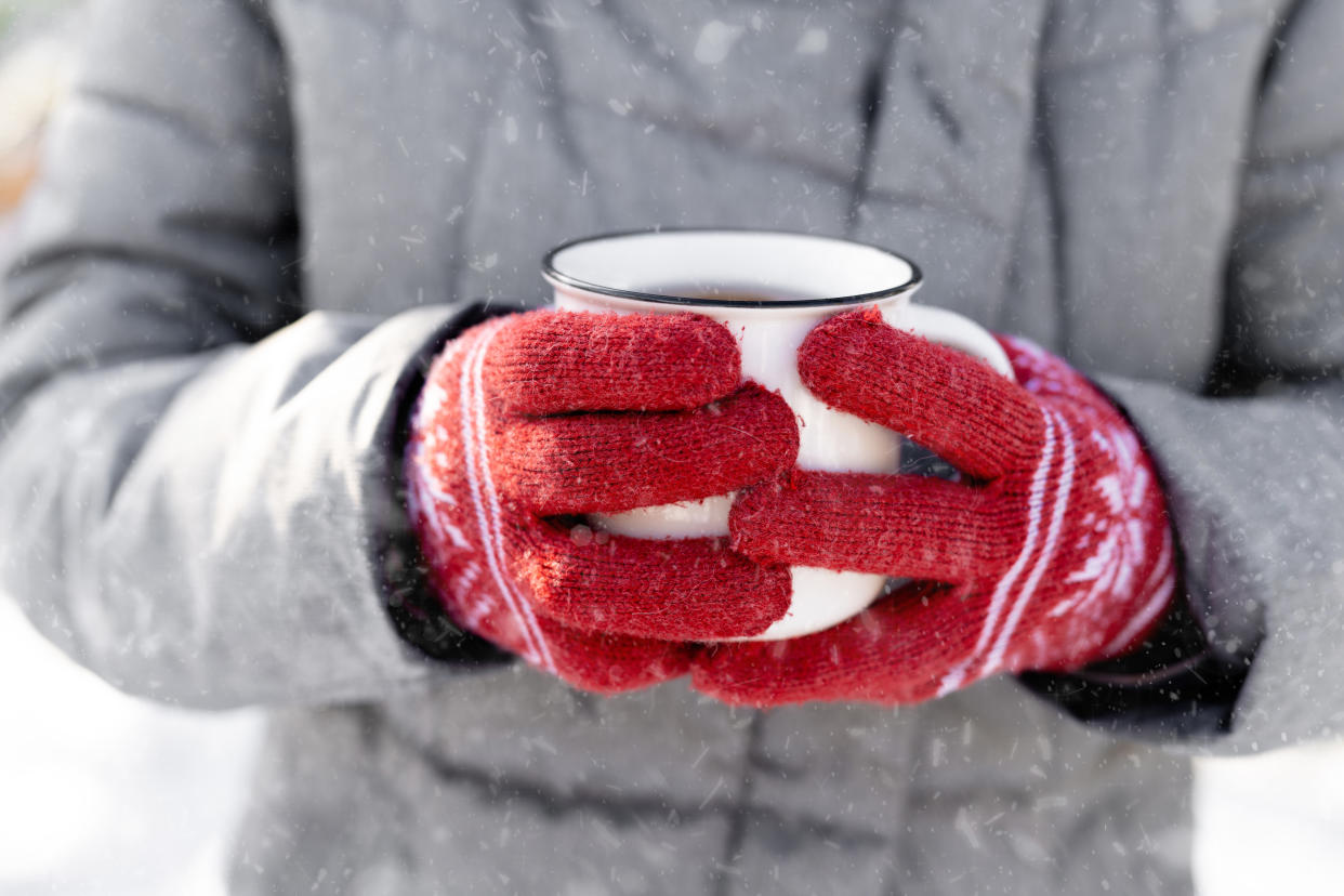 ¿Sabías que puedes llevar contigo una mini calefacción en el bolsillo?. (Foto: Getty)