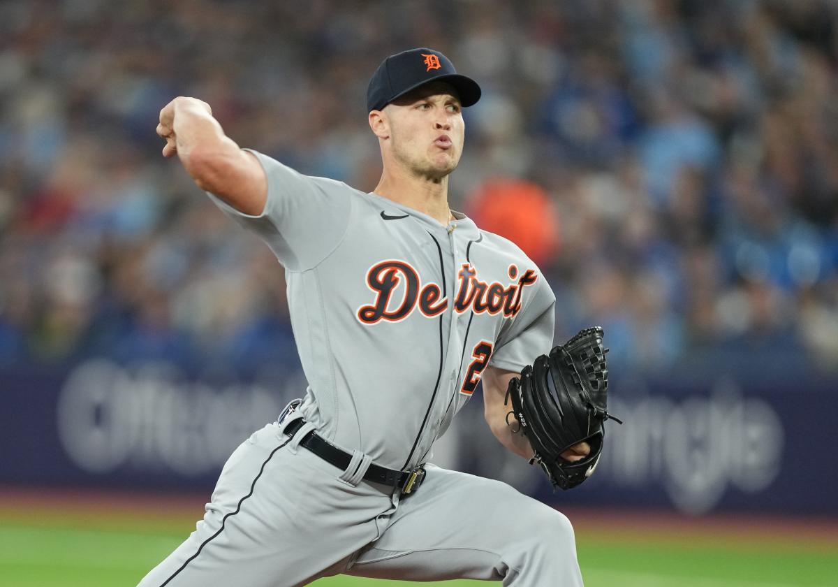 Detroit pitcher Matt Manning breaks foot