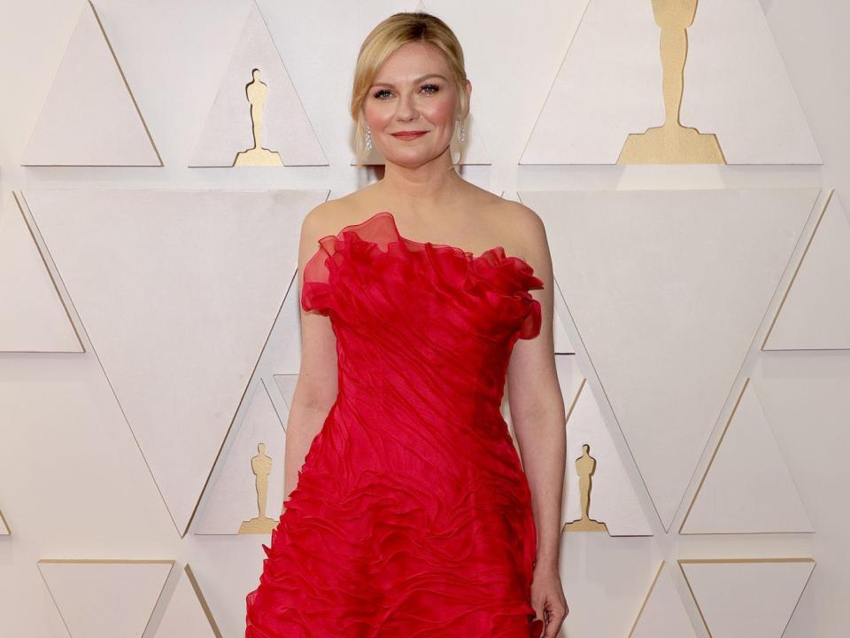 Kirsten Dunst at the 2022 Oscars.