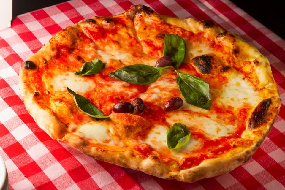 Neapolitan-Style Pizza (Pizza alla Napoletana)