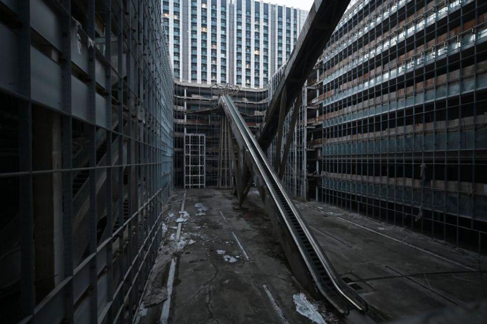 Un centro comercial sin terminar.