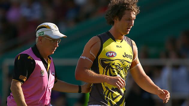 Vickery leaves the field. Image: Getty