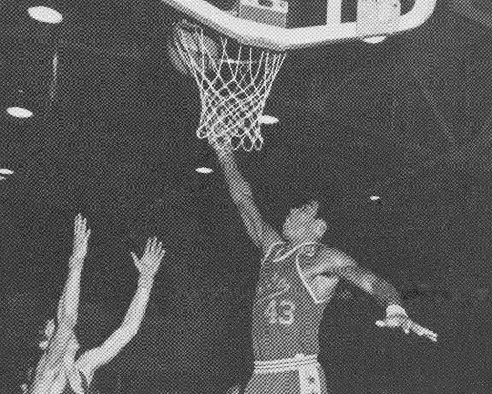 Kevin Washington was a star basketball player at Petersburg PORTA High School. In 1973, he set the single-game rebounding record in the IHSA Class A boys basketball tournament. Washington went on to play at Lincoln College.