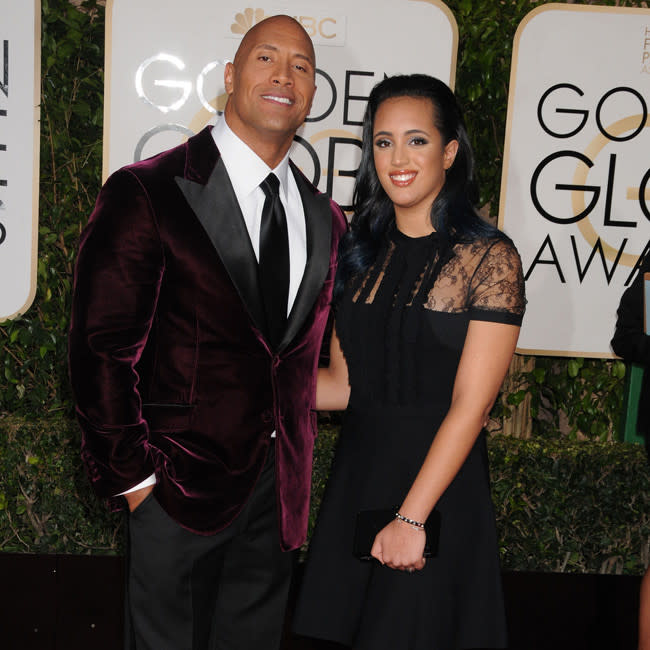 Dwayne Johnson con su hija Simone credit:Bang Showbiz