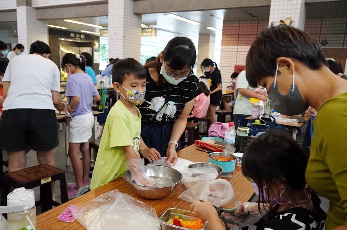 社教館親子活動挑戰異國料理