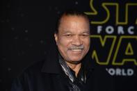 <p>“Ich bin tieftraurig über die Nachricht von Carries Tod. Sie war eine enge Freundin, die ich sehr schätzte und bewunderte. Die Macht ist dunkel an diesem Tag”, schrieb Billy Dee Williams, der Lando Calrissian spielte. </p>