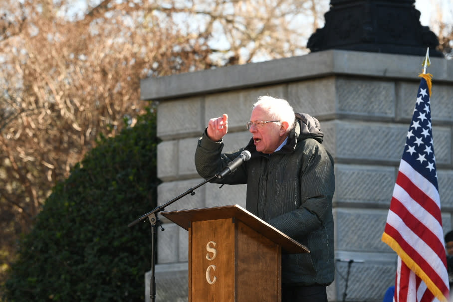 El senador independiente Bernie Sanders habla durante las conmemoraciones por el día de Martin Luther King Jr. en la Legislatura de Carolina del Sur en Columbia, el lunes 21 de enero de 2019. (AP Foto/Meg Kinnard)