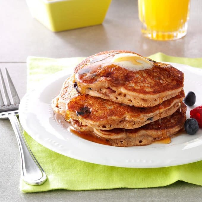 Berry Granola Pancakes Exps88837 Sd143205d01 24 1bc Rms 2