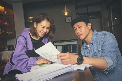 何潤東邀請徐若瑄擔任戲劇製作人。（圖／頤東娛樂提供）