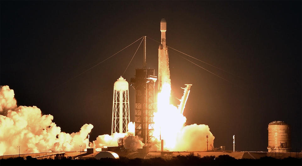 A SpaceX Falcon Heavy carrying two U.S. Space Force satellite blasts off from historic pad 39A at the Kennedy Space Center to kick off SpaceX's third launch of the new year. / Credit: William Harwood/CBS News