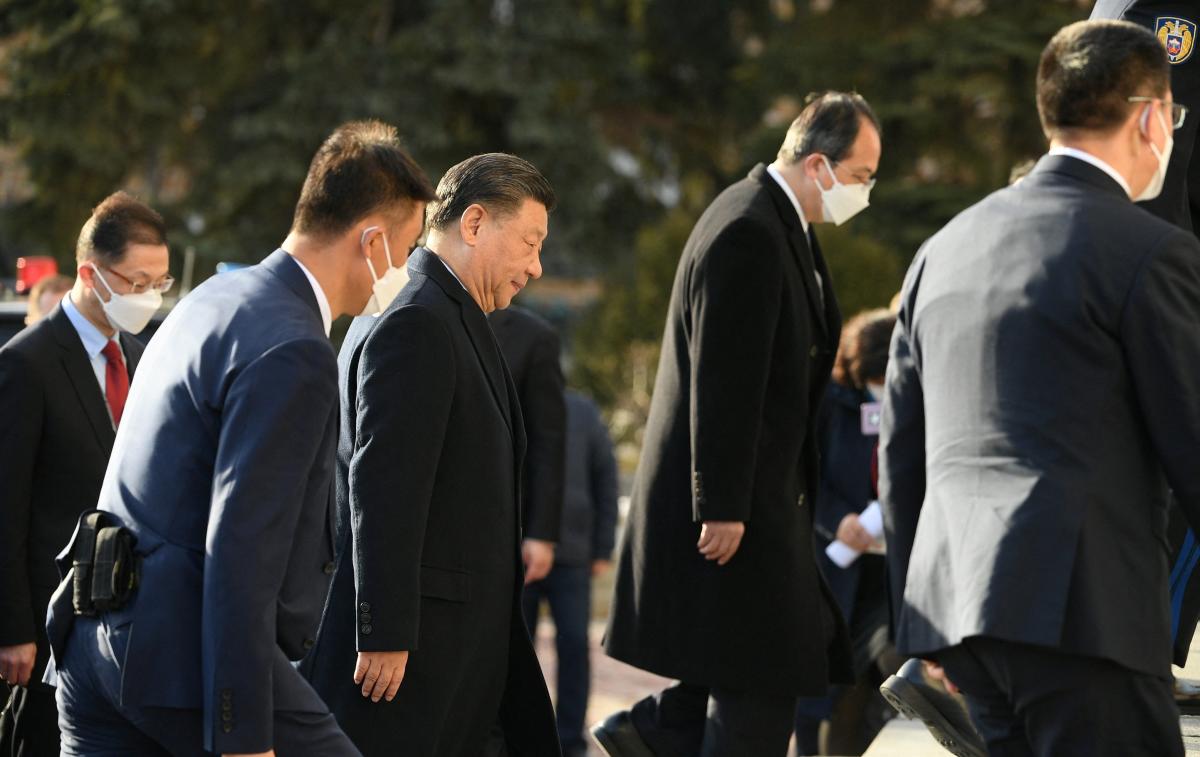 Китайската общественост не приема розовата гледна точка на Пекин за срещата Си-Путин след заповедта за арест