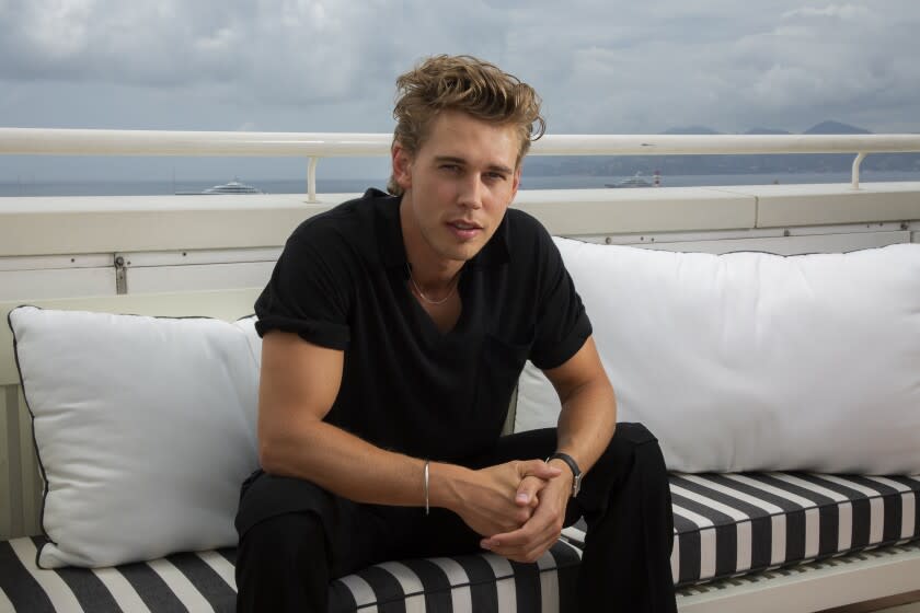 El actor Austin Butler posa durante la promoción de la película "Elvis" en la 75a edición del Festival de Cine de Cannes, en Francia, el 25 de mayo de 2022. (Foto por Joel C Ryan/Invision/AP)