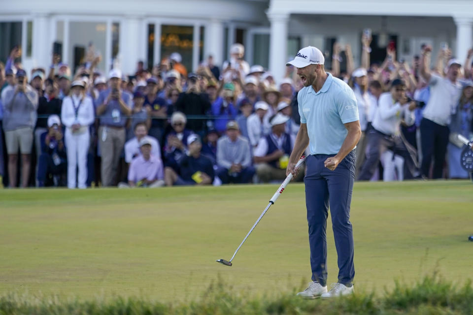 Wyndham Clark celebrates on the 18th hole after winning the U.S. Open golf tournament at Los Angeles Country Club on Sunday, June 18, 2023, in Los Angeles. (AP Photo/George Walker IV)