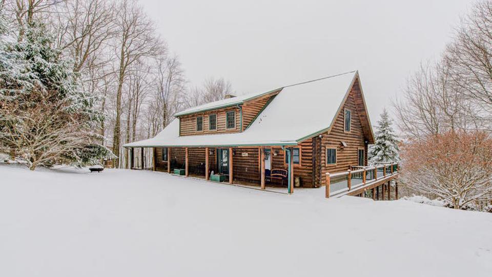 A winter vacation home in Deep Creek Lake, MD