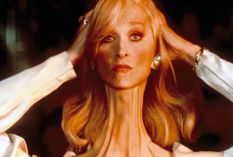 Meryl Streep adjusts her broken neck in Death Becomes Her