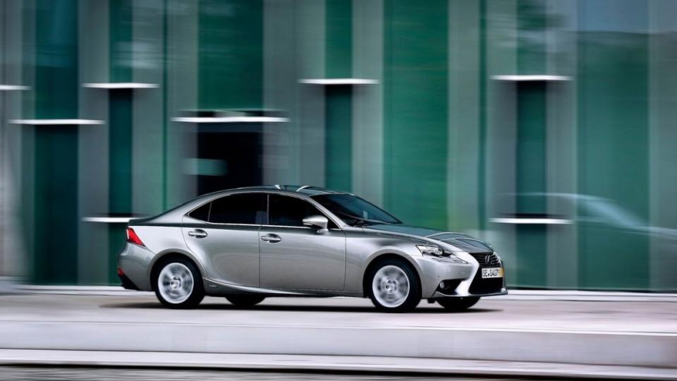 Lexus IS