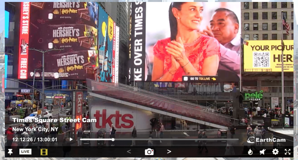 Captura de Claudia Sheinbaum en Times Square
