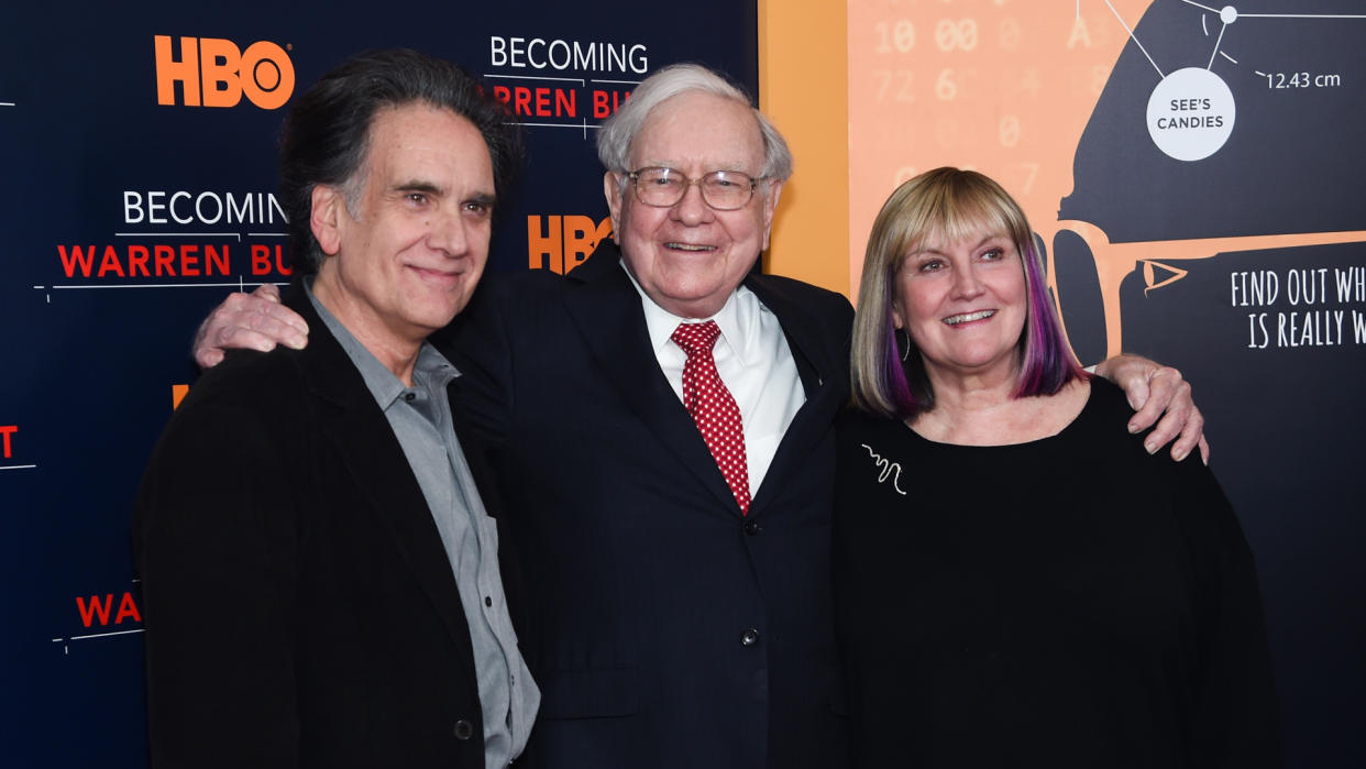 Peter Buffett Warren Buffett Susie Buffett.