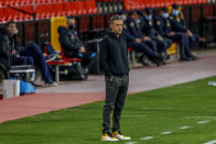 El técnico de España Luis Enrique durante el partido contra Grecia por las eliminatorias mundialistas, el jueves 25 de marzo de 2021, en Granada. (AP Foto/Fermín Rodríguez)