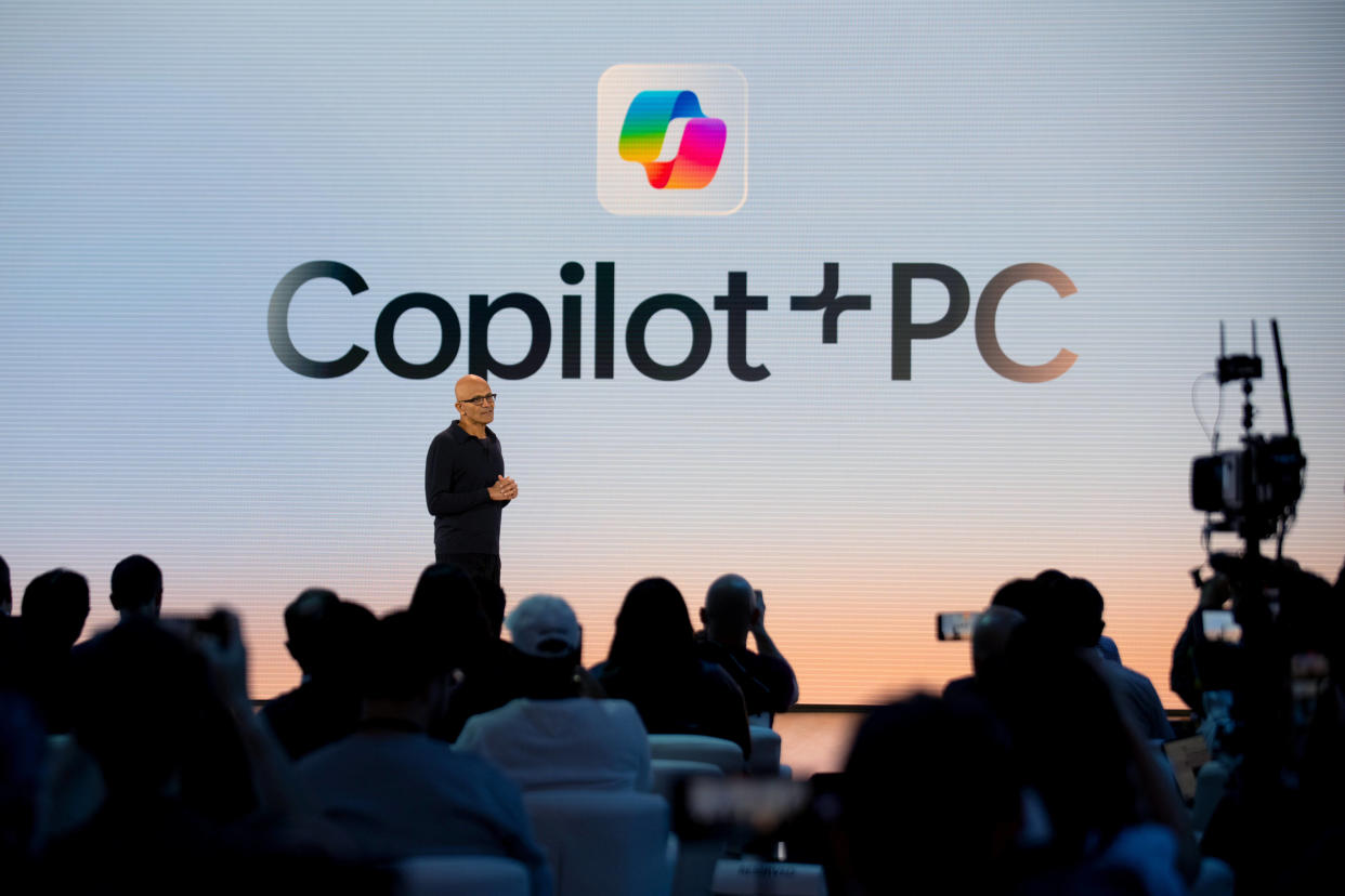 Satya Nadella, directeur général de Microsoft lors du lancement de Copilot+PC, le lundi 20 mai 2024. 
