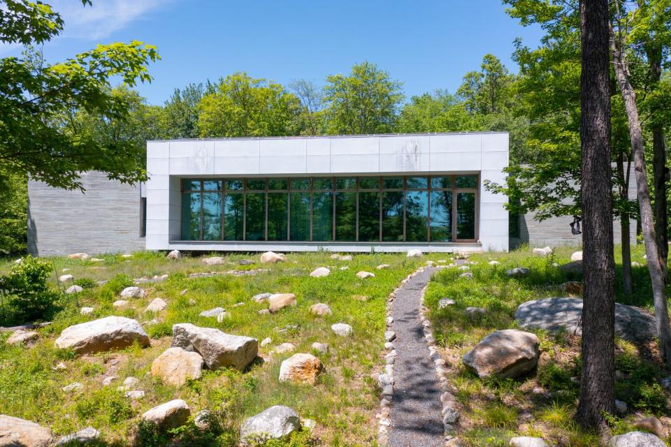 Set in Gardiner, New York, the home presents a peaceful retreat all while being just an hour and a half from Manhattan.