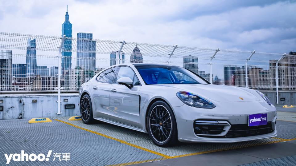 2022 Porsche小改款Panamera 4都會試駕，成熟大人的務實玩物！