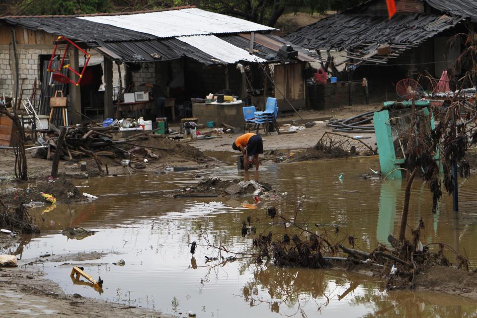 Viviendas afectadas por Otis en Coyuca el pasado 23 de octubre (AP Photo/Marco Ugarte)