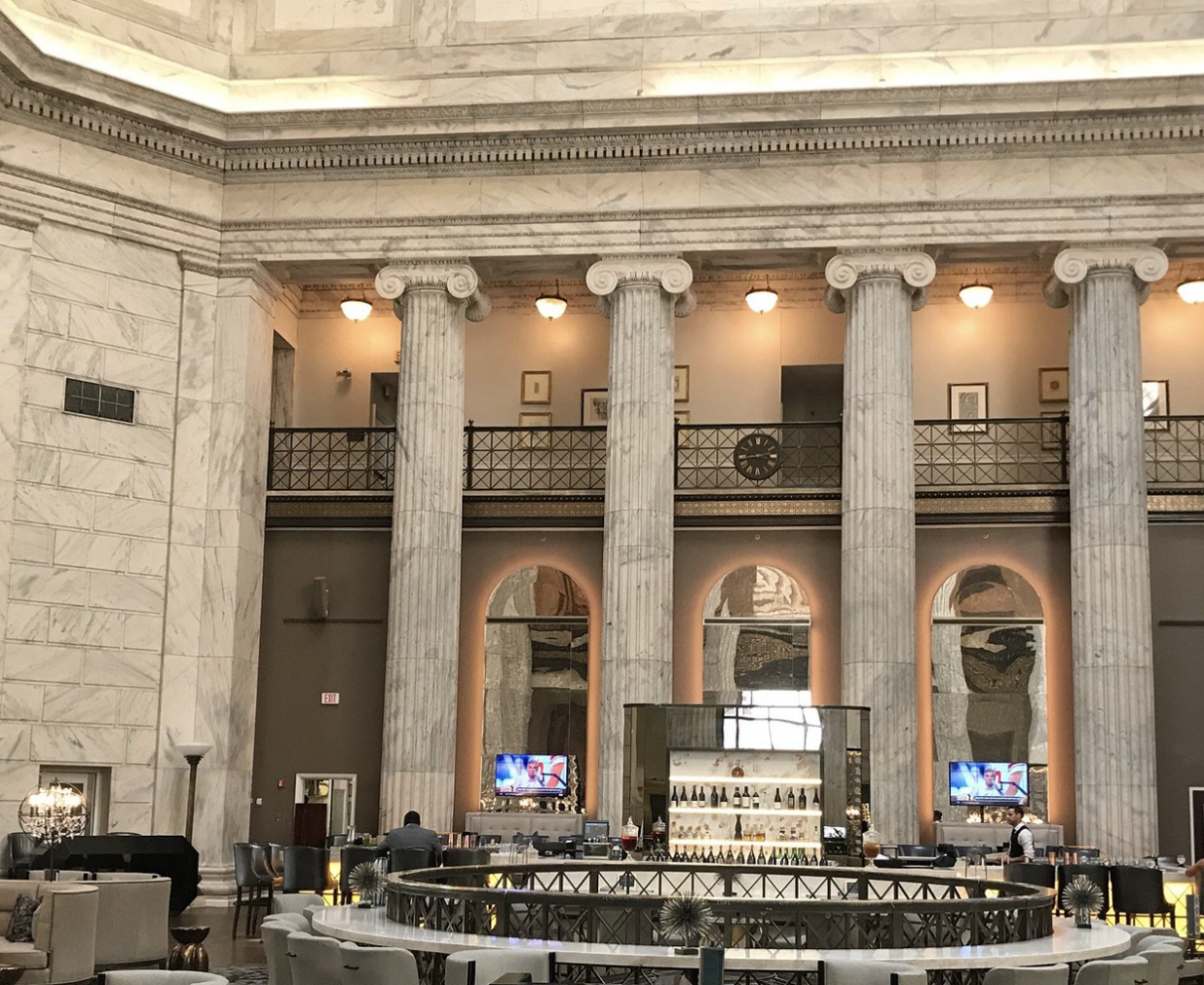 The Ritz-Carlton, Philadelphia bar with original columns