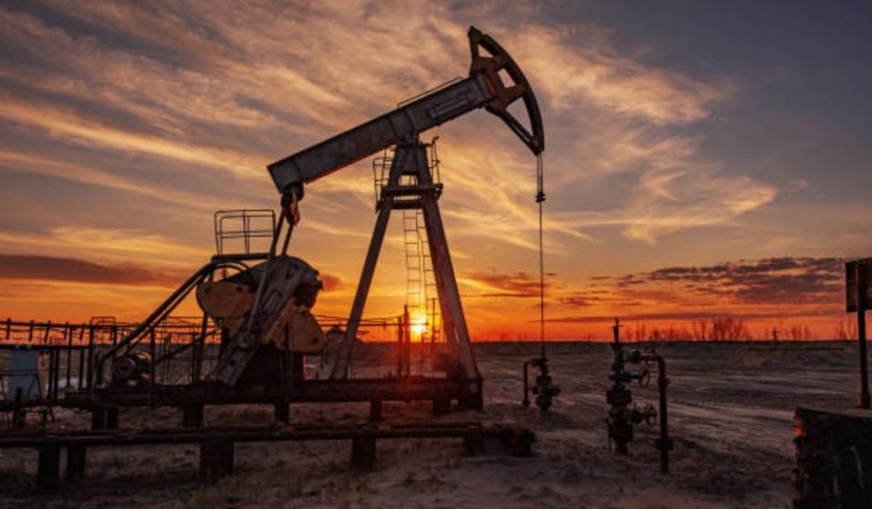 Precio del petróleo en máximos de 2023. Imagen: istockphoto.com - bashta