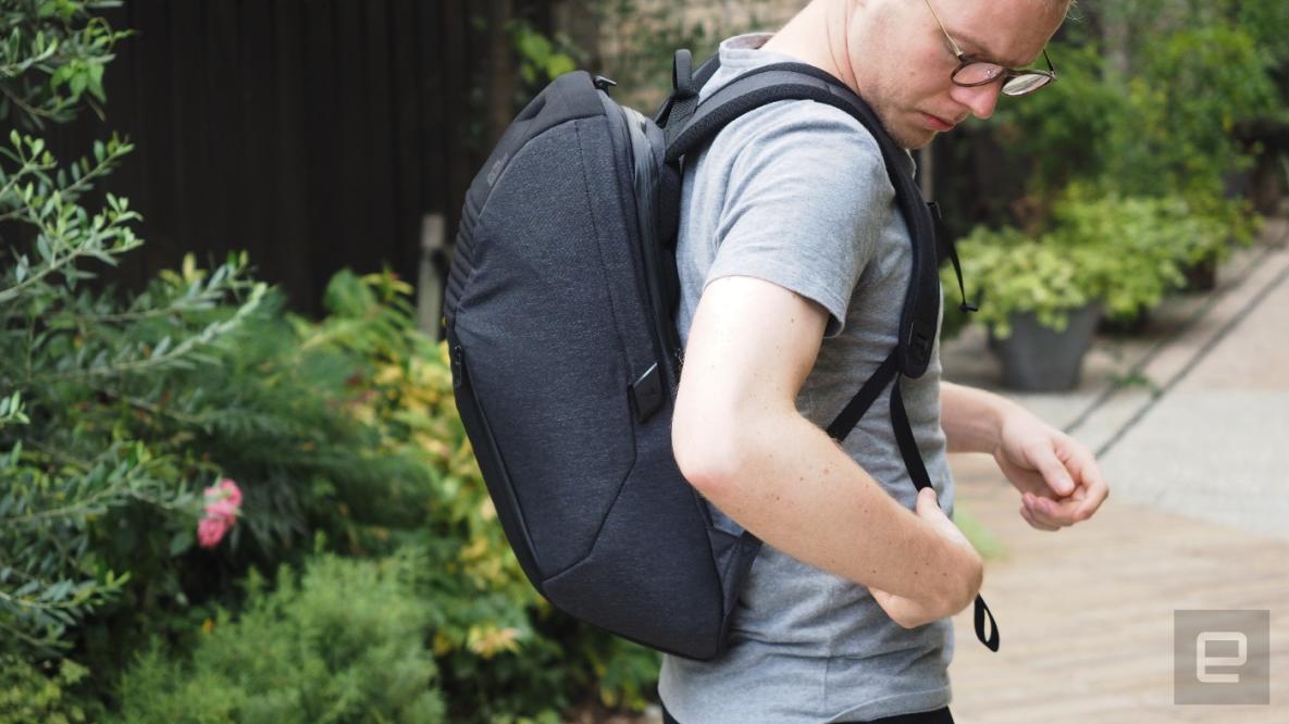 North Face S Access Pack Was Made For Obsessive Gadget Lovers Engadget