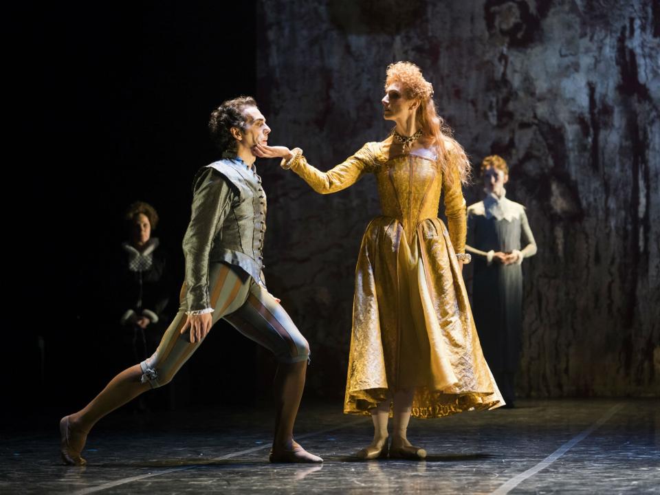 Zenaida Yanowsky and Yury Yanowsky in 'Elizabeth': Tristram Kenton