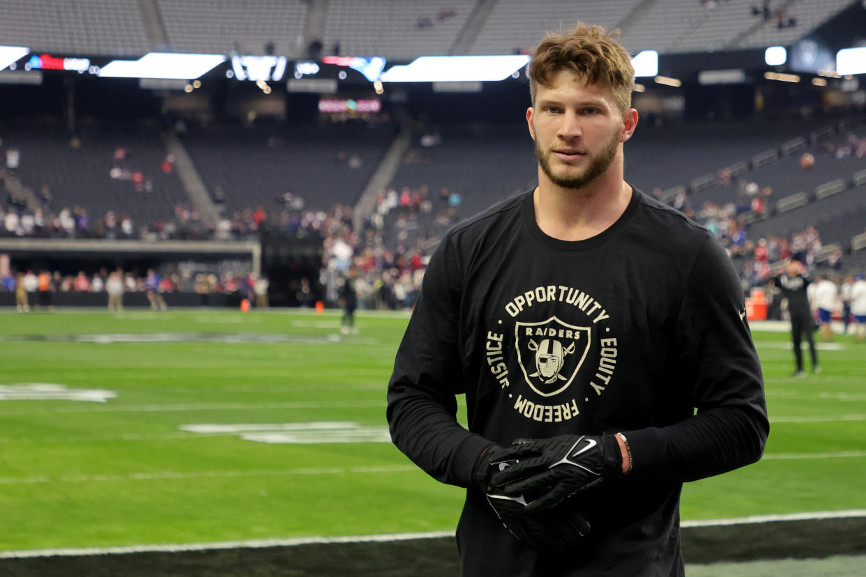 LAS VEGAS, NEVADA - DECEMBER 18: Foster Moreau #87 of the Las Vegas Raiders reacts before a game against the New England Patriots at Allegiant Stadium on December 18, 2022 in Las Vegas, Nevada. (Photo by Ethan Miller/Getty Images)